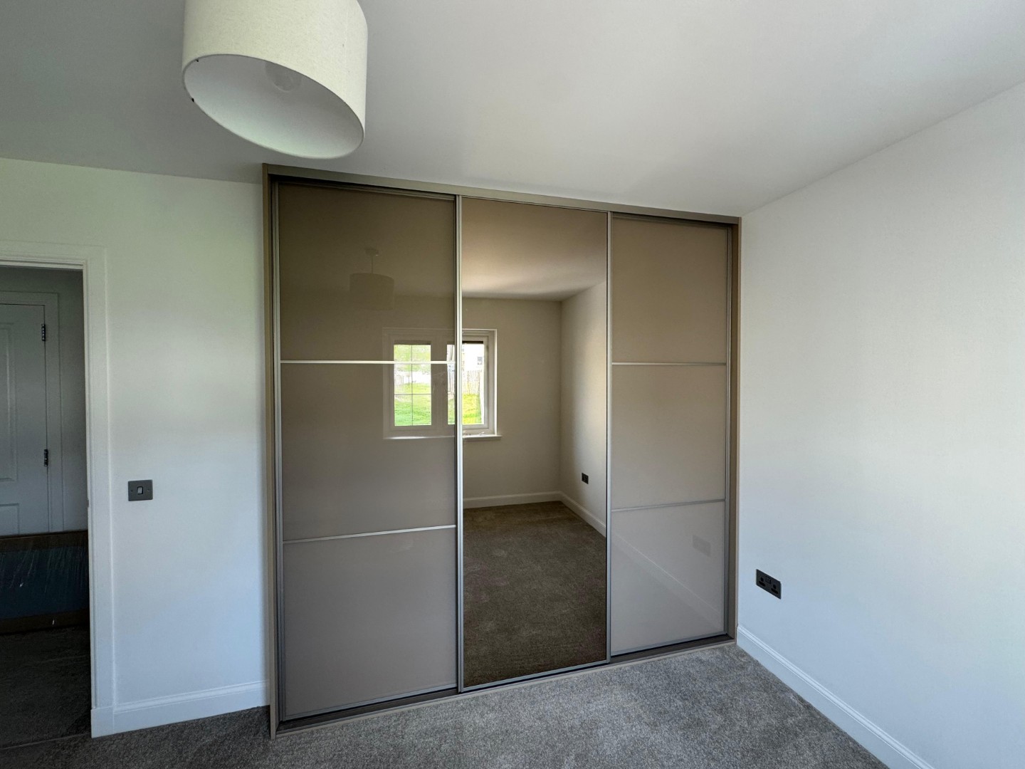 Bespoke Sliding Doors Wardrobe Glasgow -DC Sliding Wardrobes